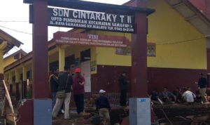 SDN 2 Cintarakyat Diduga Serobot Lahan Carik Desa, Kades Cintarakyat Geram Akan Tuntutan Ke Ranah Hukum SDN 2 Cintarakyat Diduga Serobot Lahan Carik Desa, Kades Cintarakyat Geram Akan Tuntutan Ke Ranah Hukum