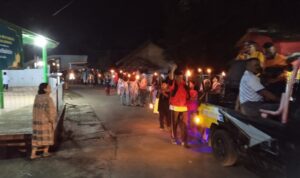 Warga Blok Cibogo Gelar Takbir Keliling Sambut Hari Raya Idul Fitri 1445 H