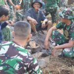 Disela Waktu Istirahat, Satgas TMMD ke 120 Kodim 0611/Garut Jalin Keakraban Dengan Warga