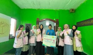Hadirkan Terang Bagi Pelosok Negeri, Srikandi PLN UP3 Laksanakan Penyalaan Listrik Gratis Melalui Program One Week One Mosque Hadirkan Terang Bagi Pelosok Negeri, Srikandi PLN UP3 Laksanakan Penyalaan Listrik Gratis Melalui Program One Week One Mosque