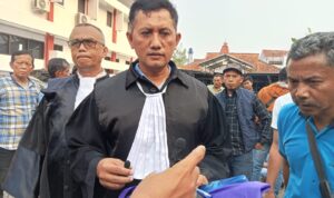 Miris Puluhan Warga Desa Jatiwangi Kecamatan Pakenjeng, Geruduk Pengadilan Negeri Garut, Ada Apa?