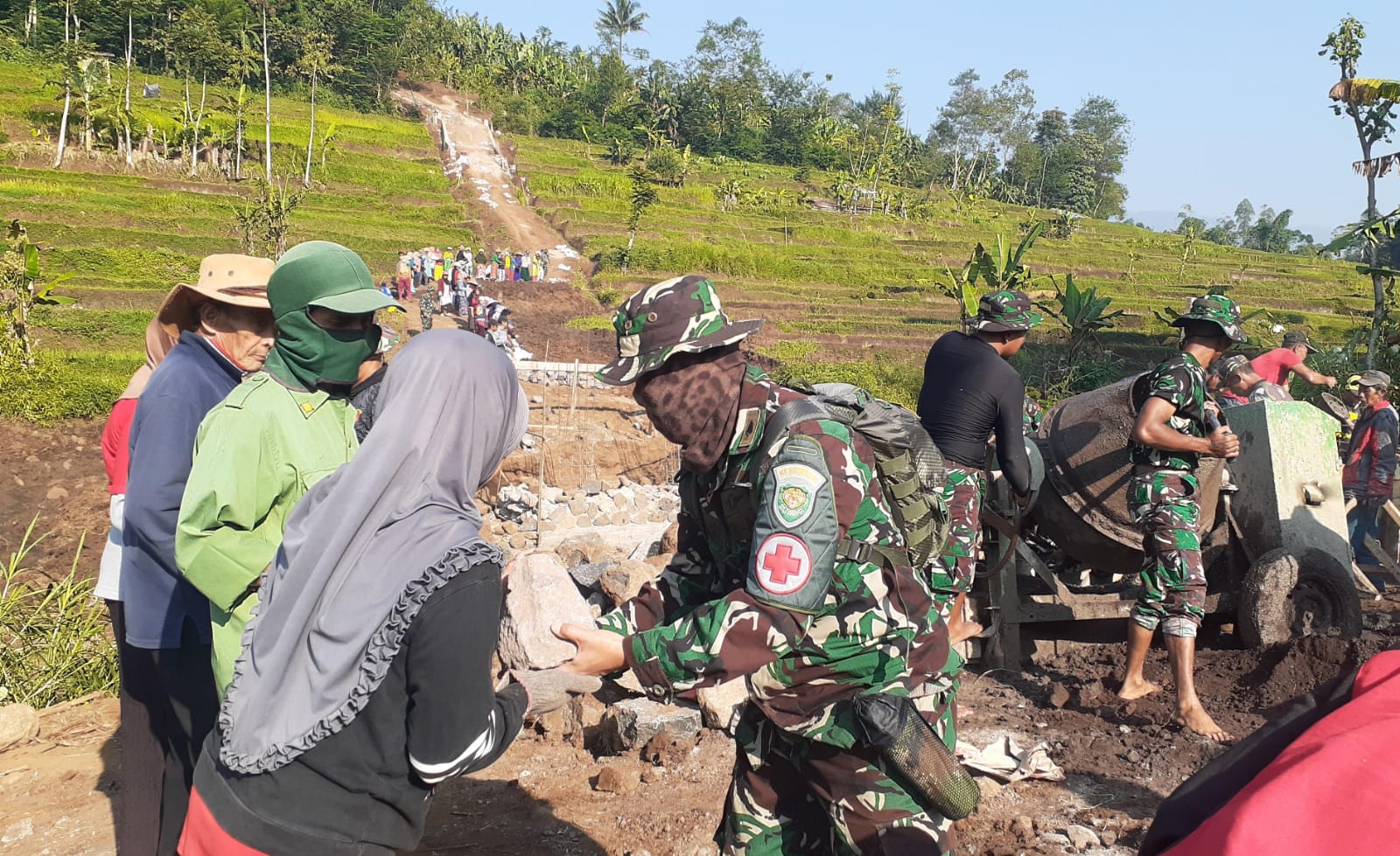 Personil Kesehatan Satgas TMMD Ke-120 Kodim 0611/Garut Turun ke Lokasi