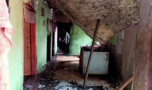 Sampe Tidur di Dapur, Rumah Ibu Yani Nyaris Ambruk! Butuh Pertolongan Sampe Tidur di Dapur, Rumah Ibu Yani Nyaris Ambruk! Butuh Pertolongan