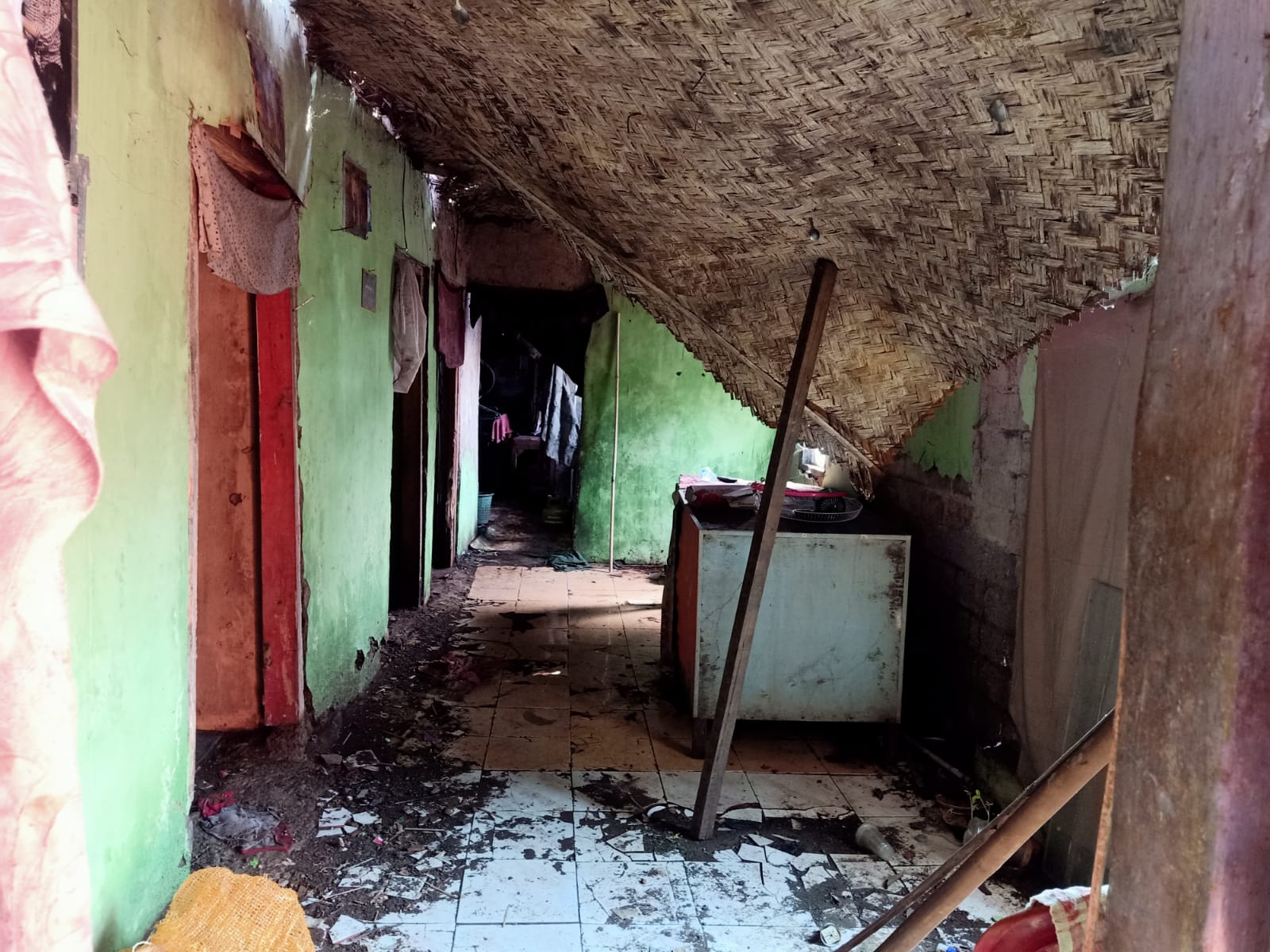 Sampe Tidur di Dapur, Rumah Ibu Yani Nyaris Ambruk! Butuh Pertolongan