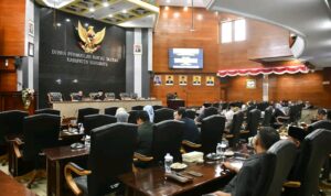 Bahas Dua Raperda, Fraksi-Fraksi DPRD Indramayu Tanggapi Positif Nota Penjelasan
