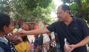 Hari Raya Idul Adha 1445 H, Kombes Pol H Dedi Junaedi Bagikan Daging Kurban ke Masyarakat
