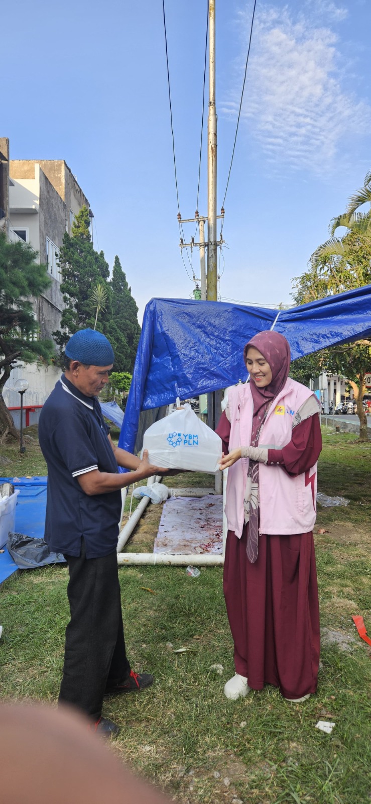 Jelang Hari Anak Nasional, YBM PLN Kolaborasi Bersama Srikandi PLN UP3 Garut Salurkan Paket Daging Qurban ke Masyarakat dan Pondok Pesantren1