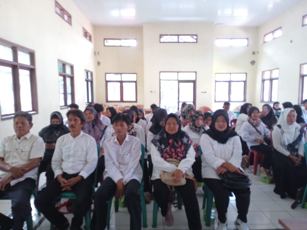 Pelantikan dan Bimbingan Teknis Petugas Pantarlih Kelurahan Dangdeur