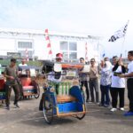Peserta Lomba Becak Freestyle Kodim 0611/Garut, Beraksi Spektakuler di SOR Adiwijaya, Garut dalam Rangka Peringati HUT Kodam lll/Slw ke 78