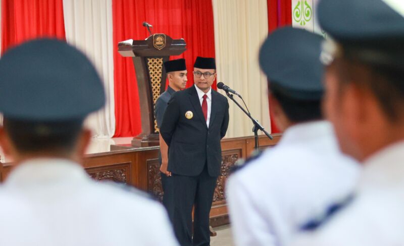 Pj Bupati Subang Kepala Desa Dalam Menjalankan Tugas Jangan Mau Dipengaruhi Oleh Keluarganya Yang Jadi LSM