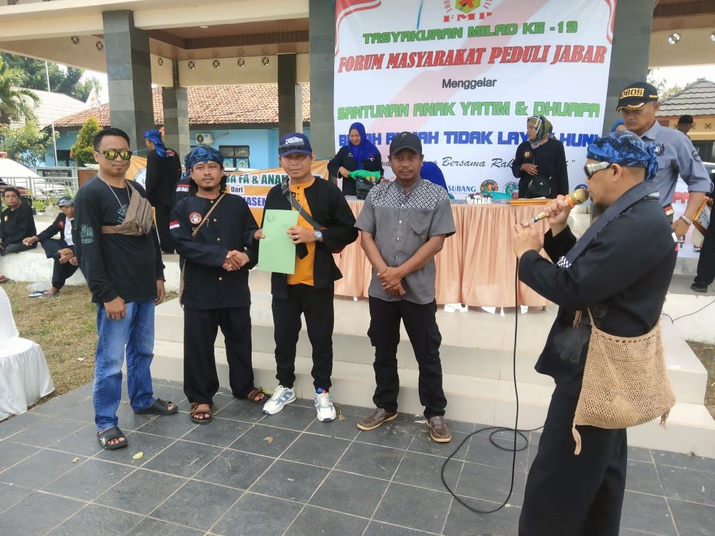 Sekjen FMP Jabar Serahkan SK Paguyuban Pemuda Karang Asem
