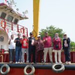 Kapal Keruk Bermartabat, Terus Melakukan Normalisasi Muara Sungai di Indramayu