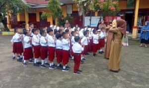 Keseruan MPLS Siswa Siswi SDN 024 Pelitakan Tapango