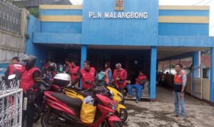 PLN UP3 Garut Hadirkan SPKLU dan SPLU Untuk Kenyamanan Komunitas EBBC Touring Motor Listrik Bandung-Yogyakarta PLN UP3 Garut Hadirkan SPKLU dan SPLU Untuk Kenyamanan Komunitas EBBC Touring Motor Listrik Bandung-Yogyakarta