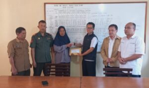 Perhutani KPH Garut Berikan Santunan Kepada Mitra Penyadap Perhutani KPH Garut Berikan Santunan Kepada Mitra Penyadap