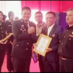 Polres Lamtim Beri Penghargaan Kepada Ketua PWI Lamtim