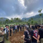 Bikers Bandung Gelar Peduli Lingkungan Penanaman Pohon Di Gunung Artapela