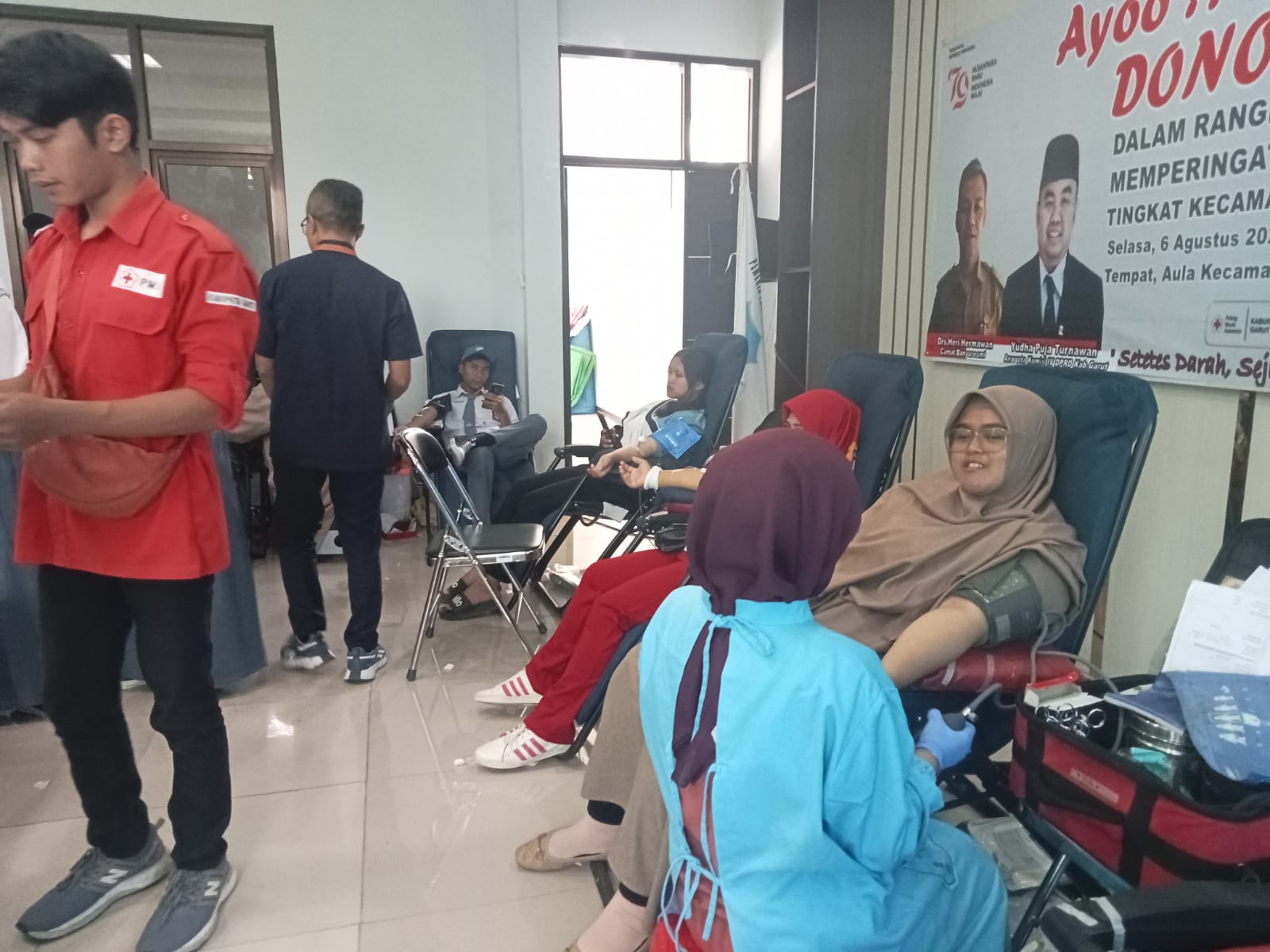 Inilah Pahlawan Kemanusiaan, Yudha Dewan Garut dan Camat Banyuresmi Gelar Donor Darah1