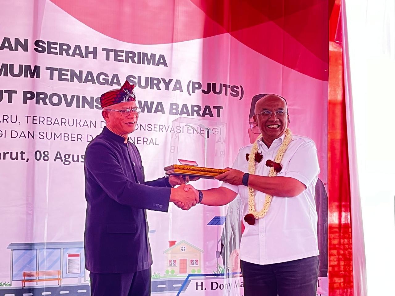 Kementerian ESDM RI Resmikan Pemasangan PJUTS di Kabupaten Garut