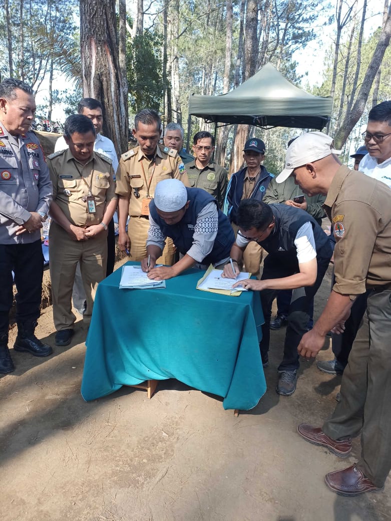 Perhutani Bersama Bumdes Citra Mandiri Sejahtera Teken PKS Situ Salawe di Garut