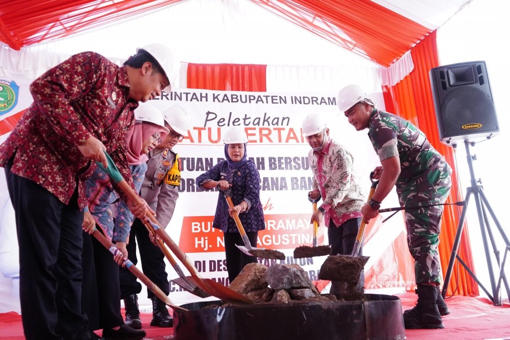 Bupati Indramayu Relokasi Korban Banjir Rob dan Bangunkan 72 Rumah Bersubsidi