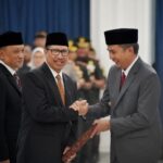 Penjabat Gubernur Jawa Barat Kukuhkan Dedy Taufik Kurohman Jadi Pjs. Bupati Kabupaten Indramayu