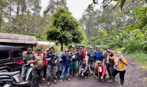 Perhutani Bersama Stakeholder Lakukan Penanaman di Garut