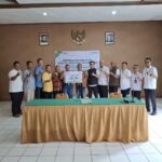 Perhutani Garut Serahkan Bantuan TJSL Non-PUMK kepada Penshutindo