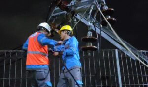 PLN UP3 Garut Gerak Cepat Pulihkan Pasokan Listrik Sekaligus Lakukan Upaya Preventif Hadapi Cuaca Ekstrem Menjelang Nataru