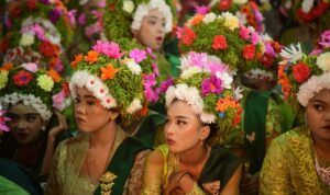 Pesona Cuene dan Bujang Jadi Daya Tarik Pelaksanaan Adat Ngarot di Lelea Indramayu