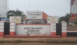 Camat Pasekan Diduga Lindungi Oknum Kades Pabean Ilir Yang Diduga Korupsi Dana Desa