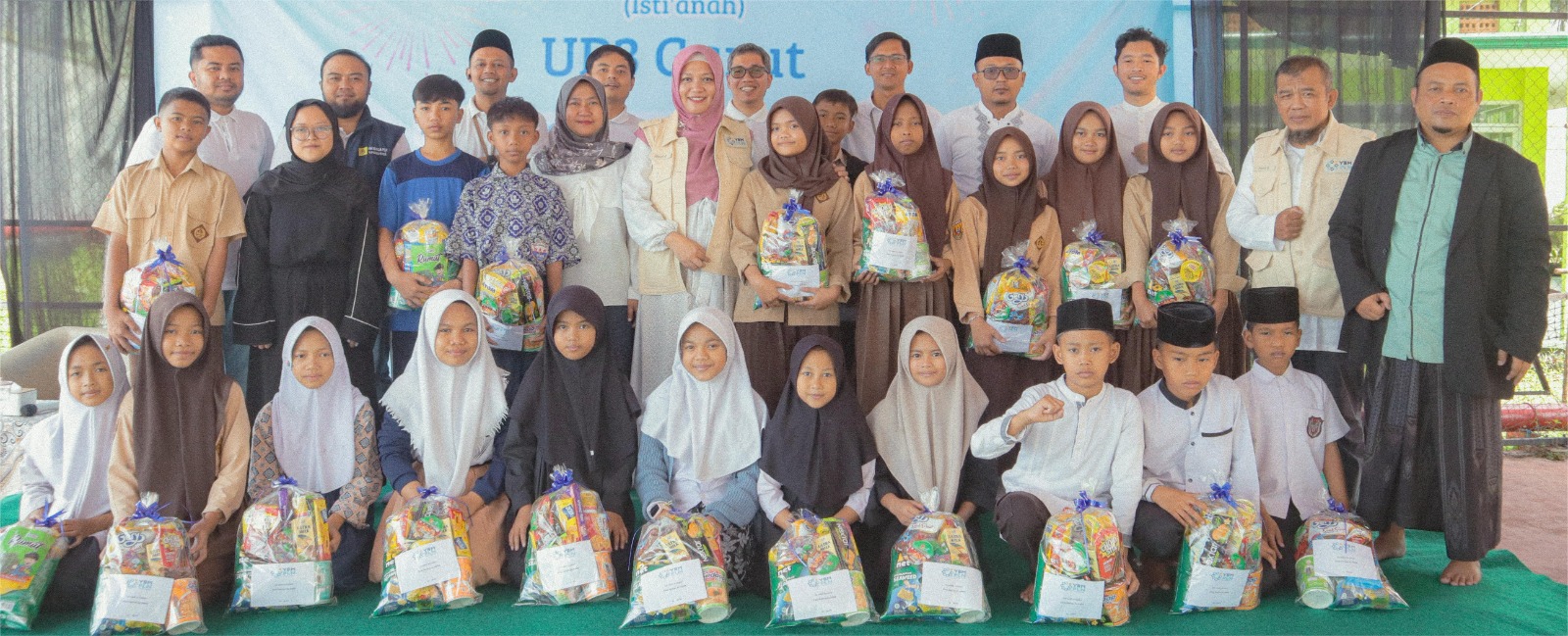 Mengawali Tahun Baru 2025 Dengan Semangat Optimisme, PLN UP3 Garut Gelar Doa Bersama dan Bagikan Santunan Untuk Yatim Dhuafa