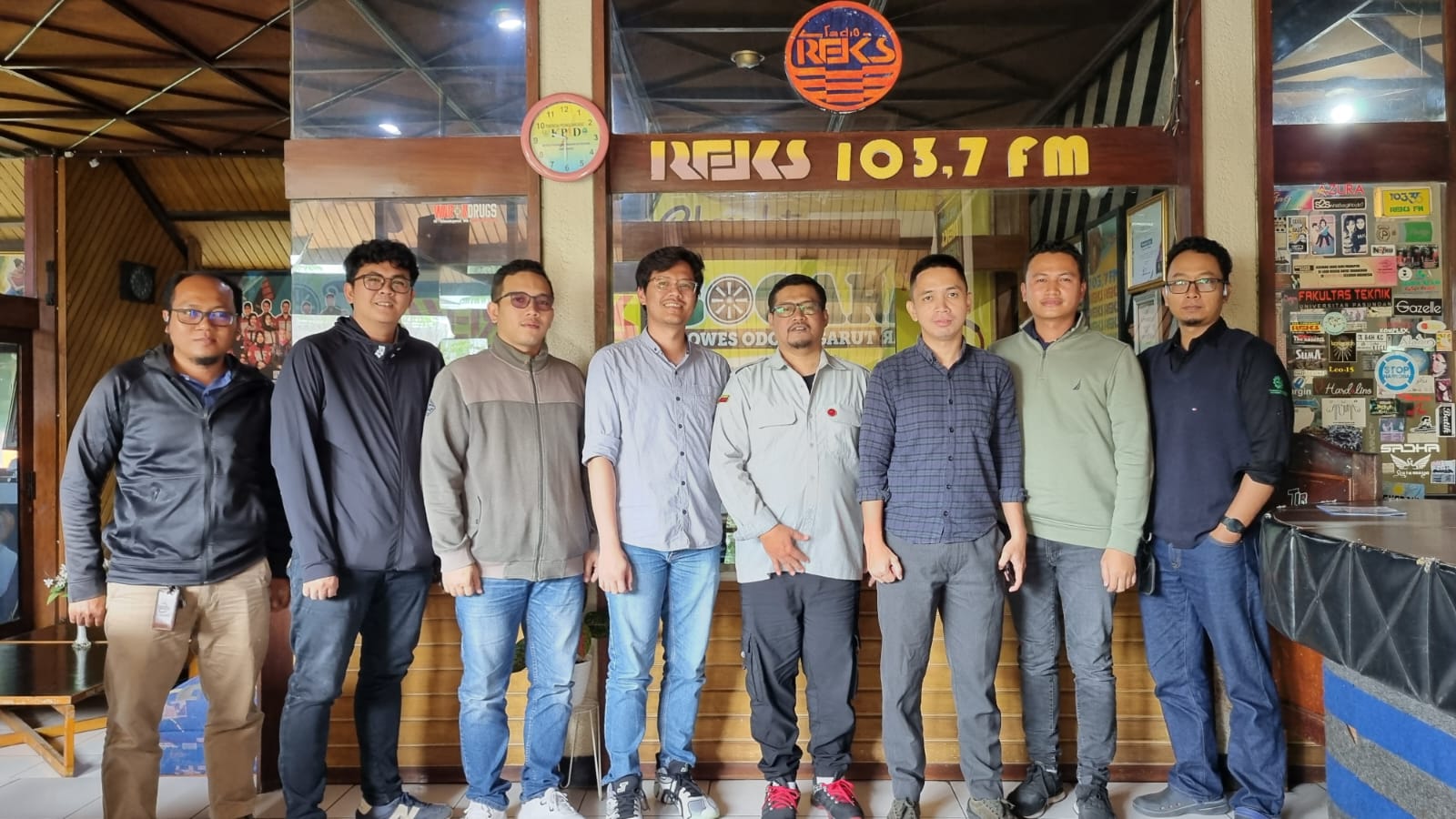 PLN UP3 Garut Laksanakan Talkshow di Radio Reks 103,7 FM, Edukasi Masyarakat Terkait Manfaat dan Bahaya Kelistrikan Serta Program Diskon Tarif Listrik 50%