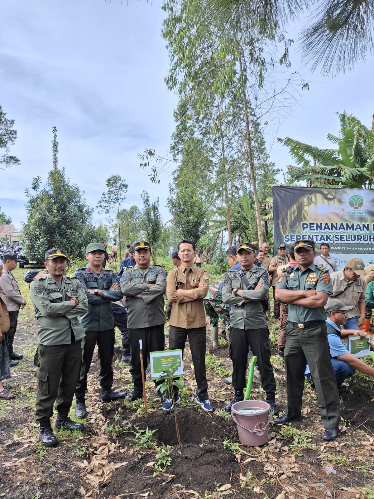 Perhutani Garut Hadiri Penanaman Pohon Serentak di Kamojang