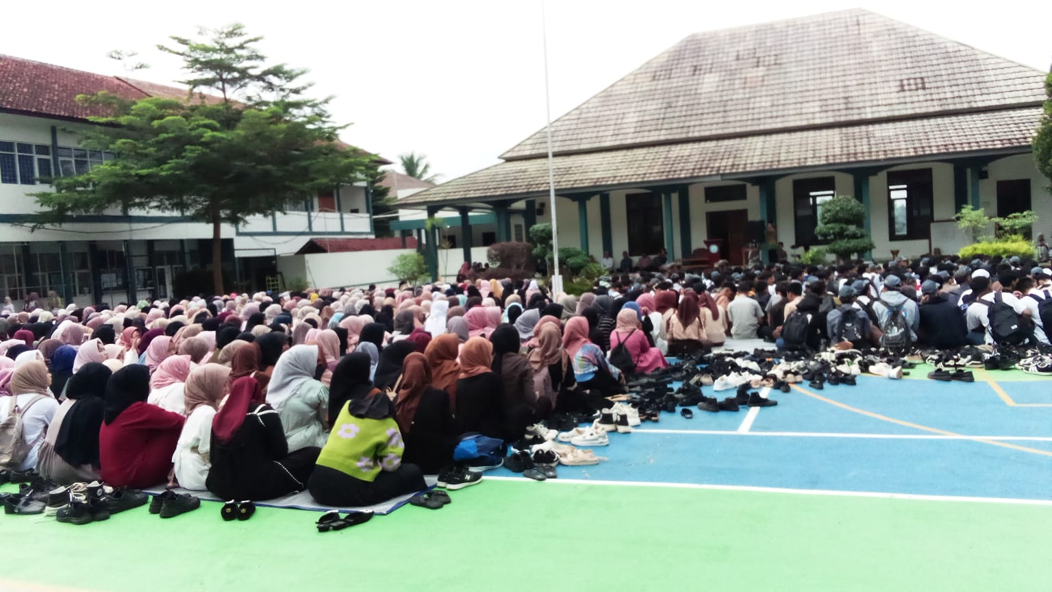 SMAN 10 Garut Gelar Isra Mi'raj dengan Tema "Penguatan Karakter Beriman, Bertakwa dan Berakhlak Mulia"