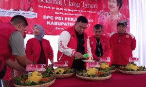 Walau Secara Sederhana DPC PDI Perjuangan Kab Garut Rayakan HUT Ke-78 Megawati Tak Lupa Mengundang Kalangan Kaum Marjinal