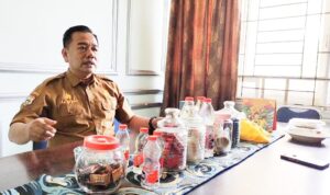 Kadisdikbud Polman Kasihan Kepada Oknum Kepsek SMPN Batu Yang Kerap Telat Kerja & Nyambi Jadi Dosen