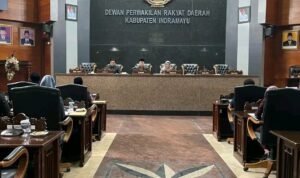DPRD Indramayu Menggelar Rapat Paripurna Penyampaian Pemandangan Umum Fraksi Terhadap 3 RAPERDA
