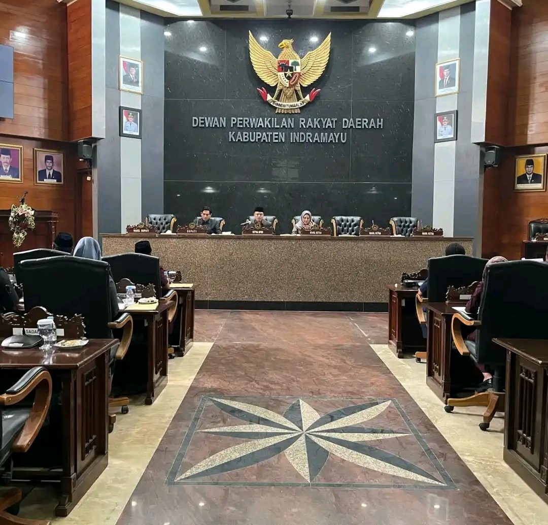 DPRD Indramayu Menggelar Rapat Paripurna Penyampaian Pemandangan Umum Fraksi Terhadap 3 RAPERDA