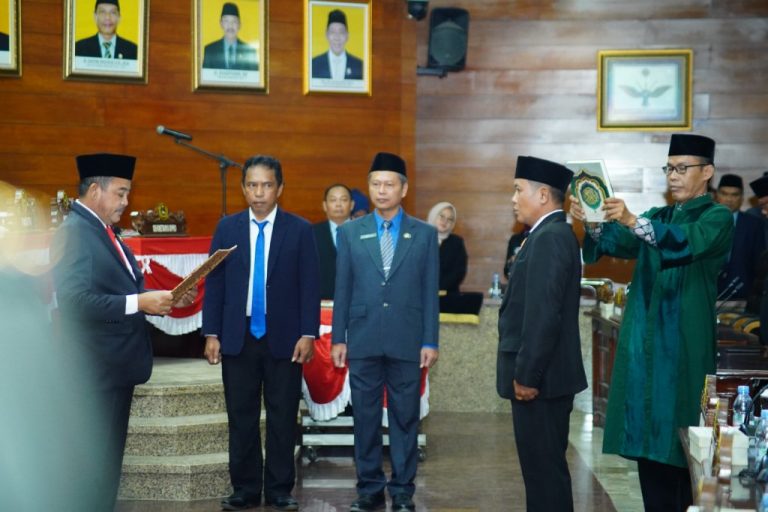 Rapat Paripurna DPRD Indramayu Kukuhkan Carwan Sebagai Pengganti Antar Waktu, “Perkuat Sinergi Eksekutif dan Legislatif”