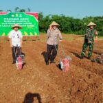 Kapolres Subang Giat Penanaman Jagung Serentak Kuartal III di Kec. Purwadadi Subang