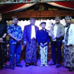 Pagelaran Wayang di Alun-Alun Indramayu, Disambut Antusias Warga